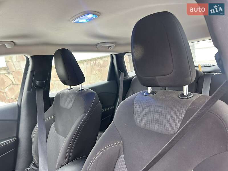 Внедорожник / Кроссовер Jeep Cherokee 2014 в Теребовле