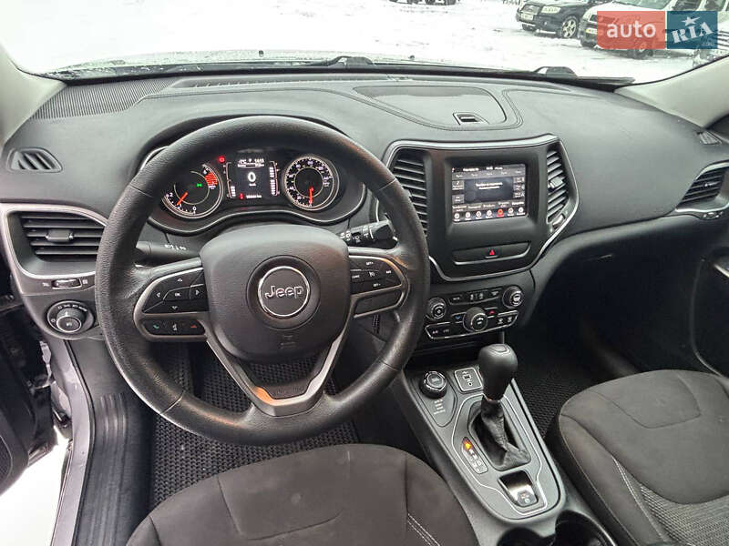 Внедорожник / Кроссовер Jeep Cherokee 2018 в Виннице