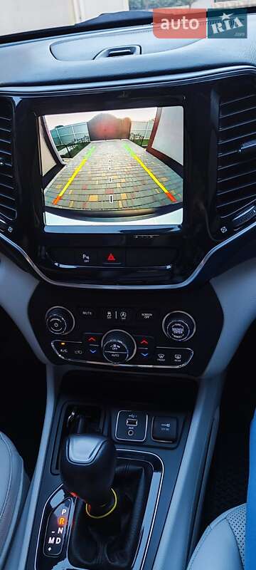 Внедорожник / Кроссовер Jeep Cherokee 2019 в Измаиле