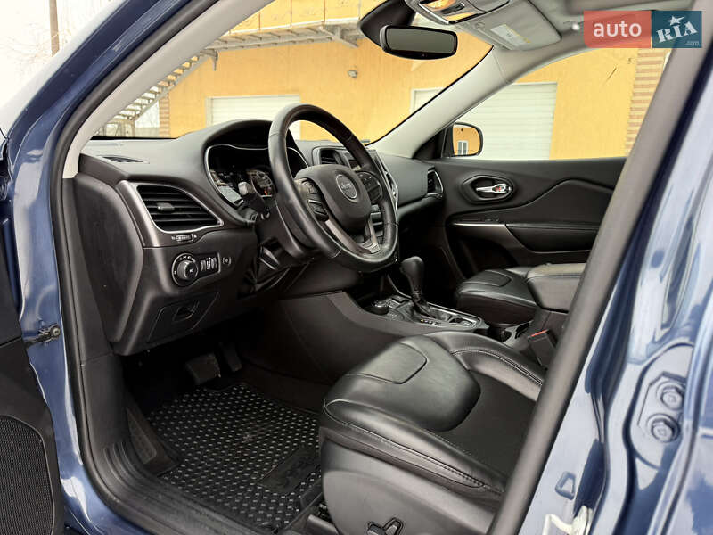 Внедорожник / Кроссовер Jeep Cherokee 2019 в Василькове