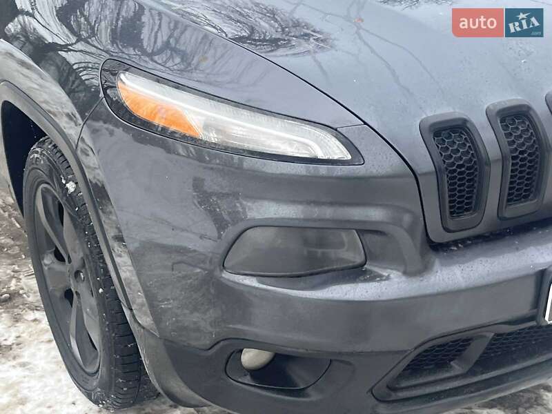 Внедорожник / Кроссовер Jeep Cherokee 2015 в Киеве