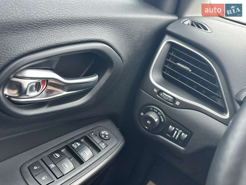 Внедорожник / Кроссовер Jeep Cherokee 2019 в Виннице фото 11 Внедорожник / Кроссовер Jeep Cherokee 2019 в Виннице