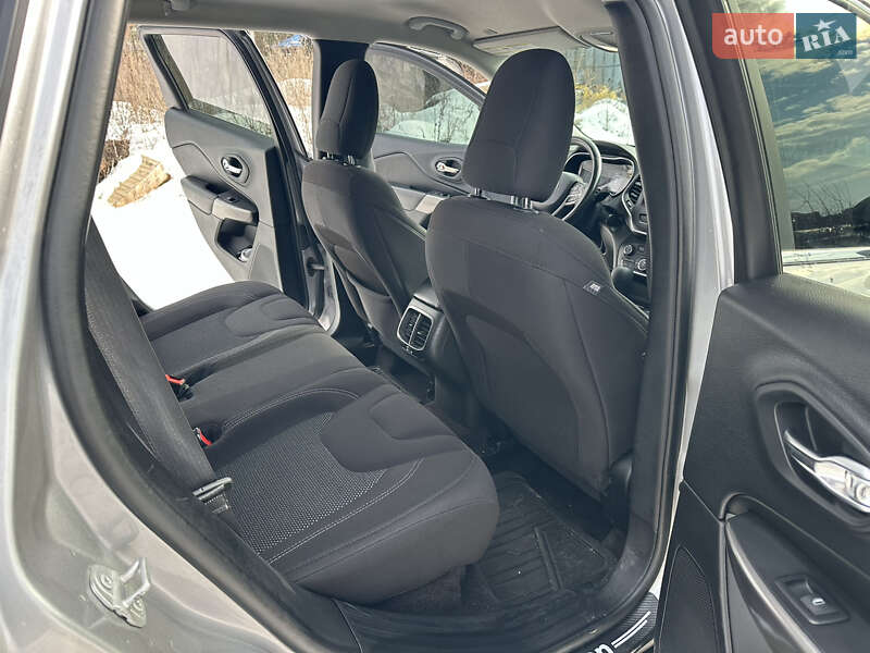 Внедорожник / Кроссовер Jeep Cherokee 2018 в Виннице фото 38 Внедорожник / Кроссовер Jeep Cherokee 2018 в Виннице