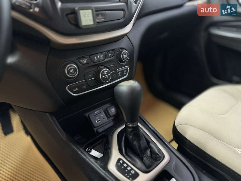 Внедорожник / Кроссовер Jeep Cherokee 2016 в Сумах фото 24 Внедорожник / Кроссовер Jeep Cherokee 2016 в Сумах