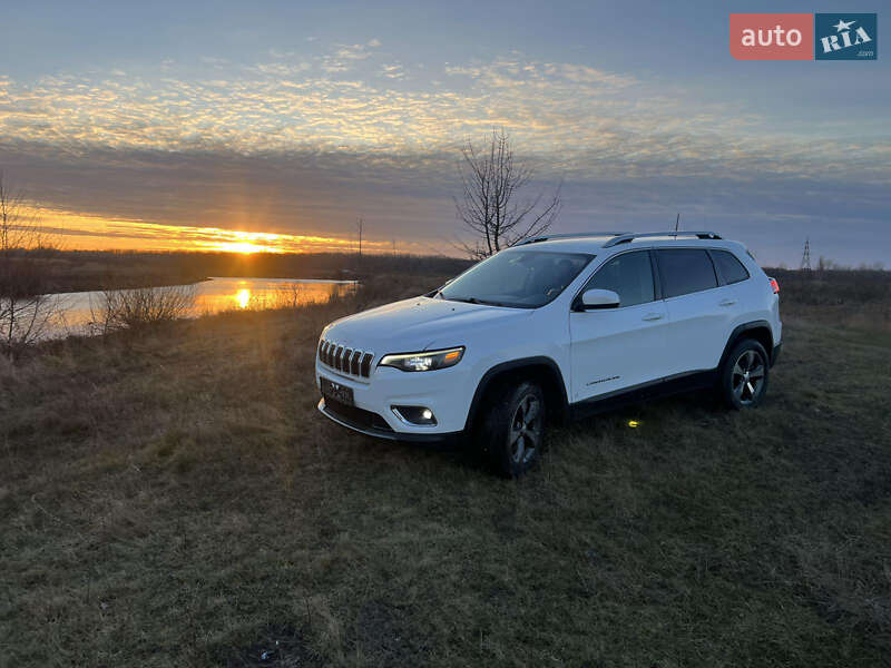 Внедорожник / Кроссовер Jeep Cherokee 2020 в Чернигове
