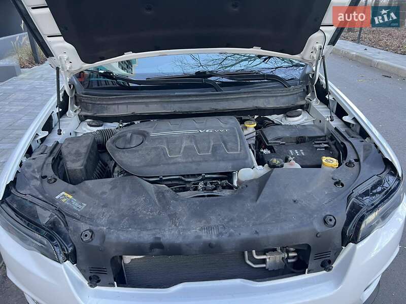 Внедорожник / Кроссовер Jeep Cherokee 2020 в Чернигове