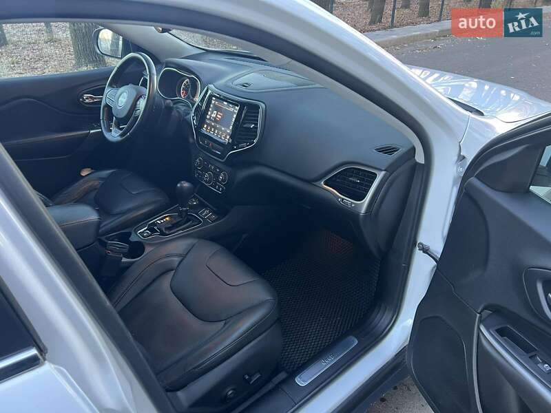 Внедорожник / Кроссовер Jeep Cherokee 2020 в Чернигове