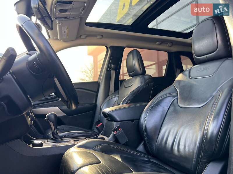 Внедорожник / Кроссовер Jeep Cherokee 2017 в Ивано-Франковске фото 9 Внедорожник / Кроссовер Jeep Cherokee 2017 в Ивано-Франковске