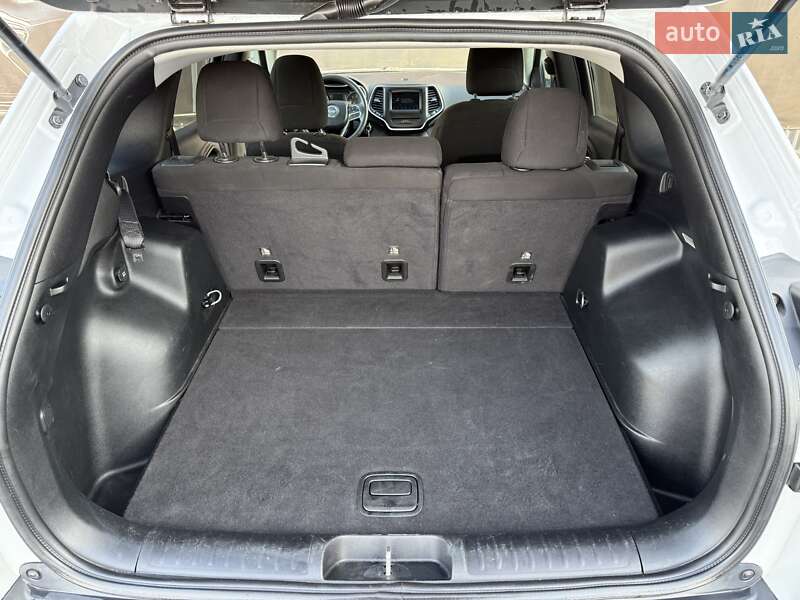 Внедорожник / Кроссовер Jeep Cherokee 2019 в Львове фото 22 Внедорожник / Кроссовер Jeep Cherokee 2019 в Львове