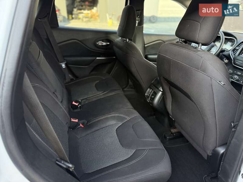 Внедорожник / Кроссовер Jeep Cherokee 2019 в Львове фото 46 Внедорожник / Кроссовер Jeep Cherokee 2019 в Львове
