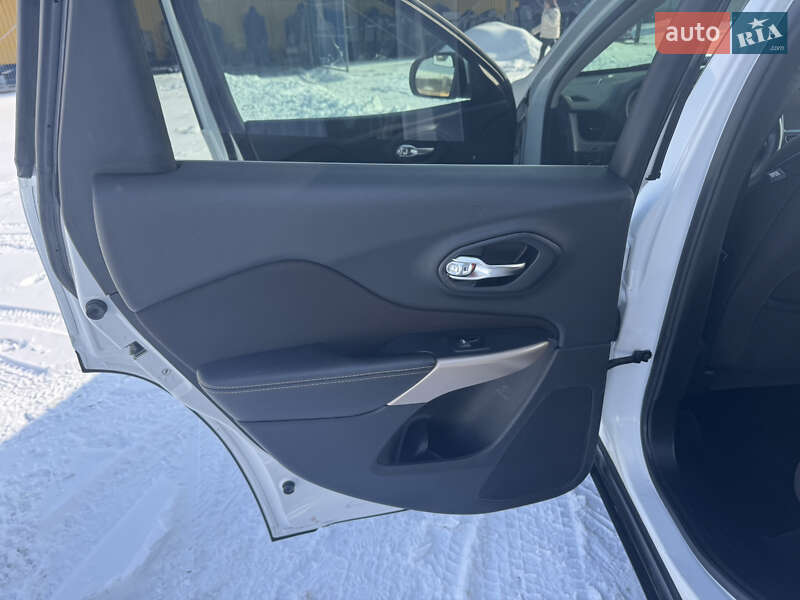 Внедорожник / Кроссовер Jeep Cherokee 2017 в Христиновке фото 10 Внедорожник / Кроссовер Jeep Cherokee 2017 в Христиновке