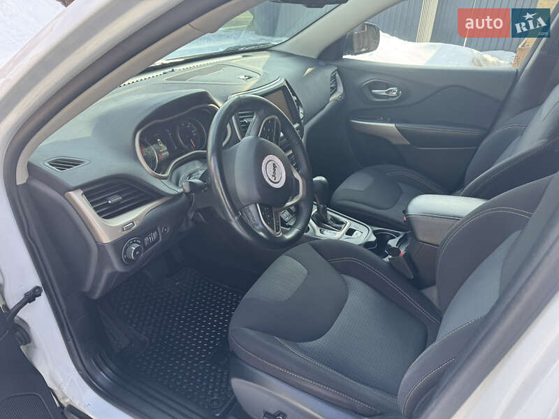 Внедорожник / Кроссовер Jeep Cherokee 2017 в Христиновке фото 14 Внедорожник / Кроссовер Jeep Cherokee 2017 в Христиновке