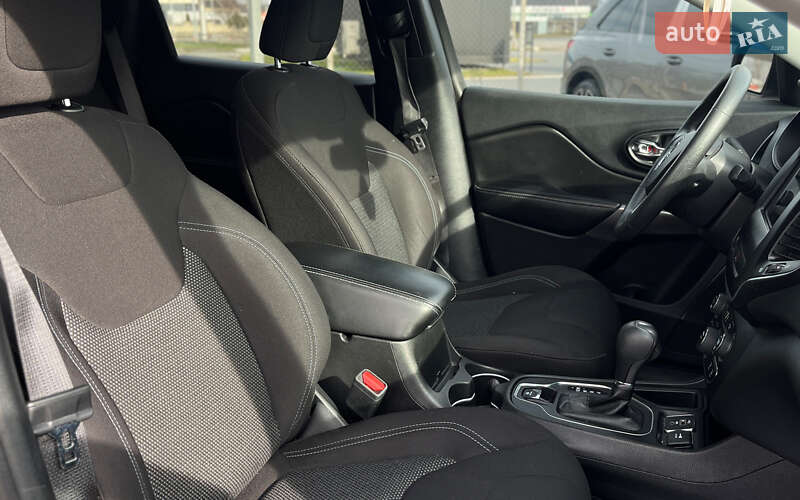 Позашляховик / Кросовер Jeep Cherokee 2018 в Мукачевому