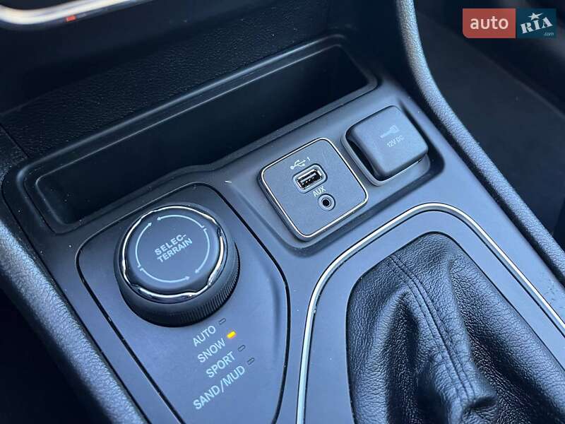 Внедорожник / Кроссовер Jeep Cherokee 2021 в Киеве фото 27 Внедорожник / Кроссовер Jeep Cherokee 2021 в Киеве