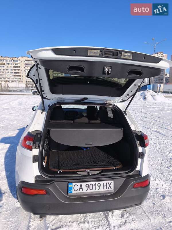 Позашляховик / Кросовер Jeep Cherokee 2015 в Києві фото 9 Позашляховик / Кросовер Jeep Cherokee 2015 в Києві