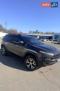 Внедорожник / Кроссовер Jeep Cherokee 2014 в Ужгороде