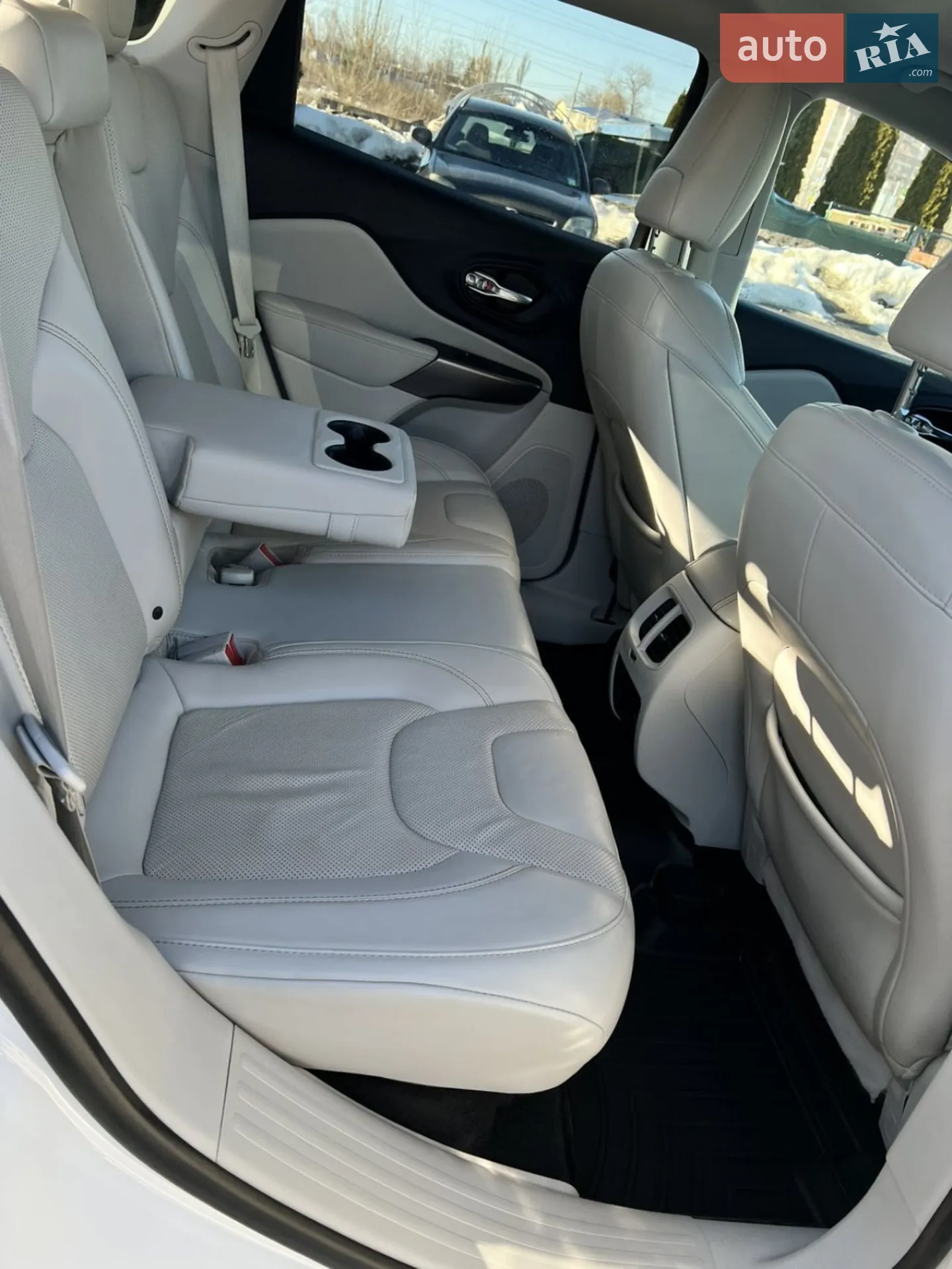 2019 Jeep Cherokee - мініатюра 10