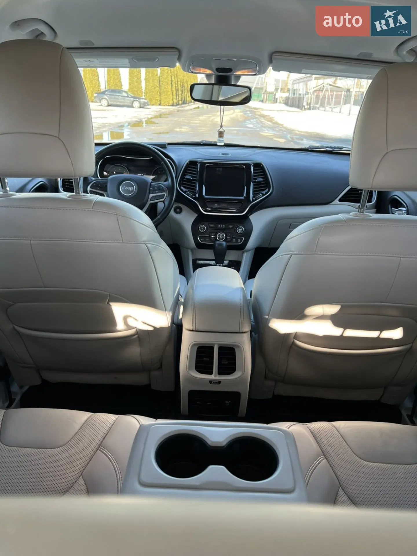 2019 Jeep Cherokee - мініатюра 13
