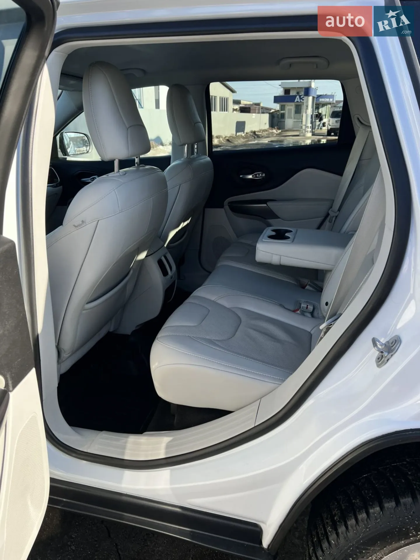 2019 Jeep Cherokee - мініатюра 15