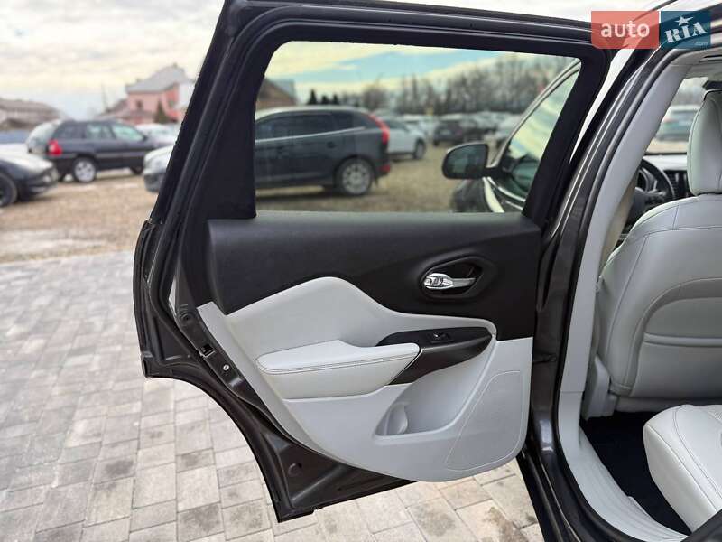Внедорожник / Кроссовер Jeep Cherokee 2019 в Коломые фото 35 Внедорожник / Кроссовер Jeep Cherokee 2019 в Коломые