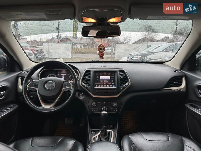 Внедорожник / Кроссовер Jeep Cherokee 2015 в Ивано-Франковске