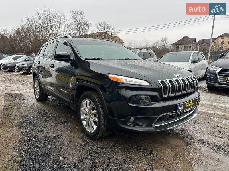 Внедорожник / Кроссовер Jeep Cherokee 2015 в Ивано-Франковске