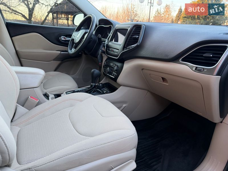 Внедорожник / Кроссовер Jeep Cherokee 2020 в Виннице