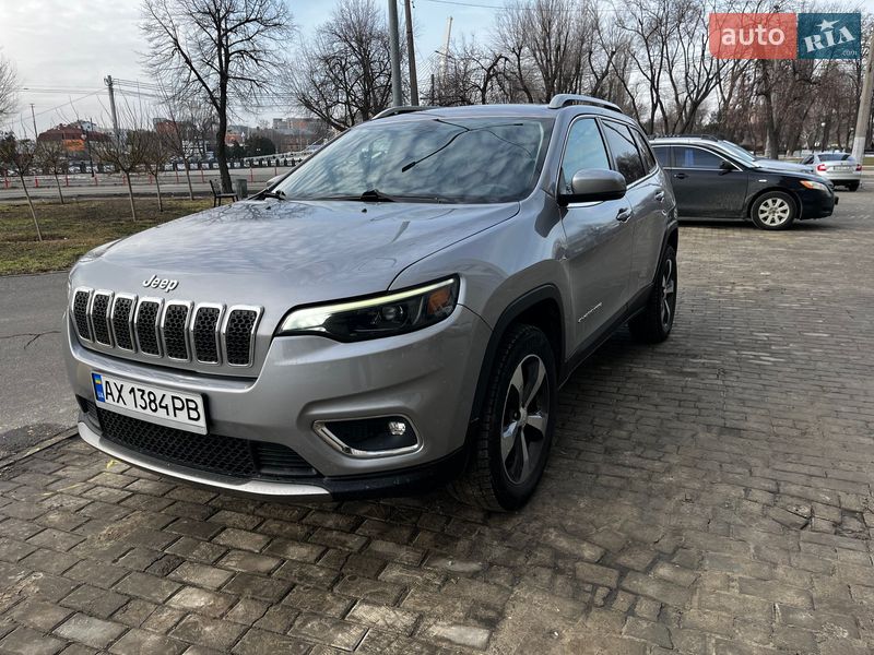 Внедорожник / Кроссовер Jeep Cherokee 2018 в Харькове