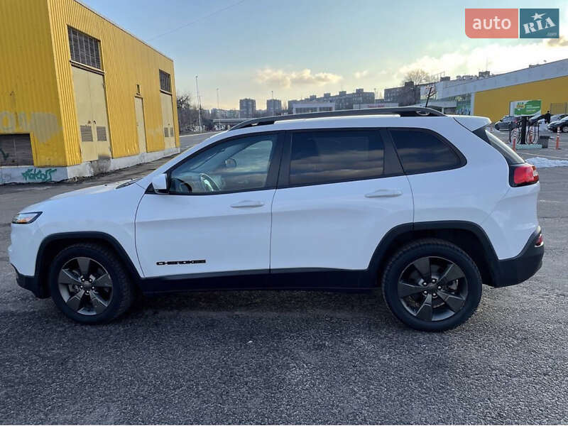 Внедорожник / Кроссовер Jeep Cherokee 2016 в Днепре