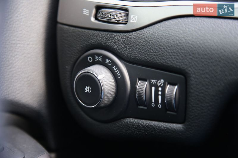 Внедорожник / Кроссовер Jeep Cherokee 2018 в Харькове