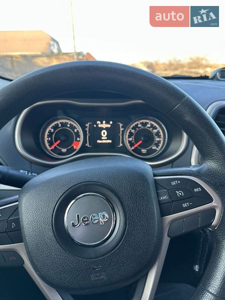 Внедорожник / Кроссовер Jeep Cherokee 2014 в Николаеве