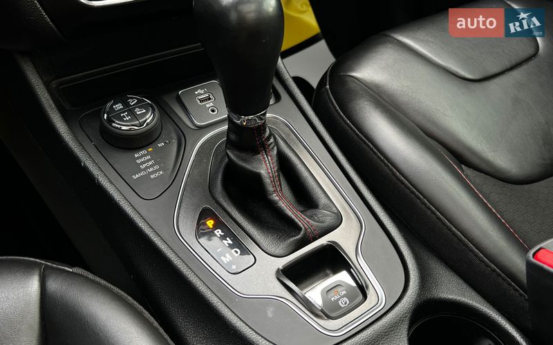 Внедорожник / Кроссовер Jeep Cherokee 2019 в Львове