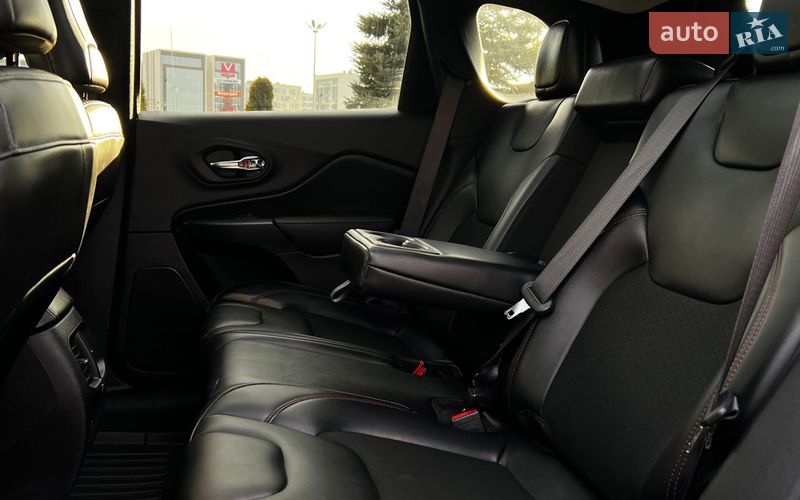 Внедорожник / Кроссовер Jeep Cherokee 2019 в Львове