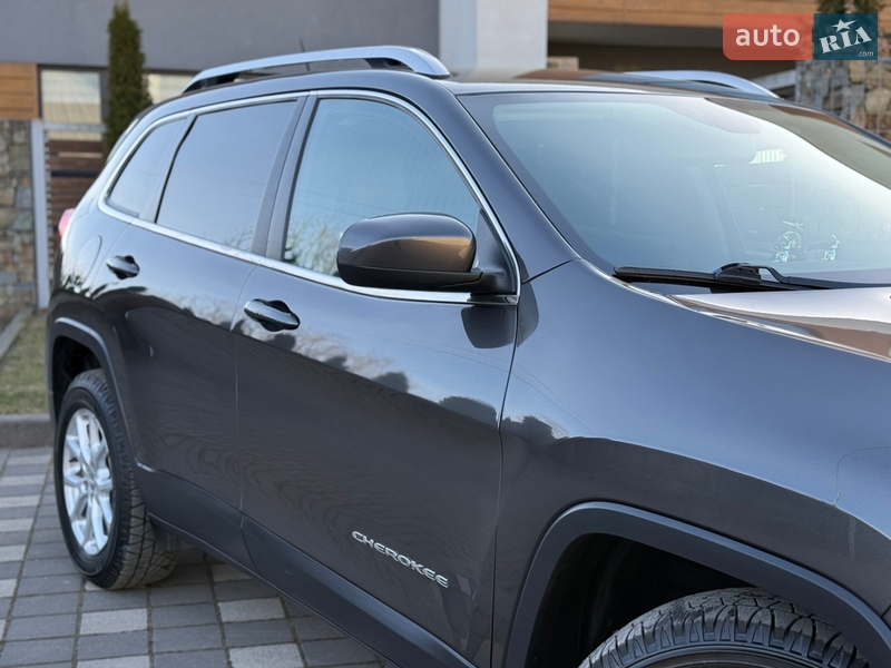 Внедорожник / Кроссовер Jeep Cherokee 2016 в Стрые