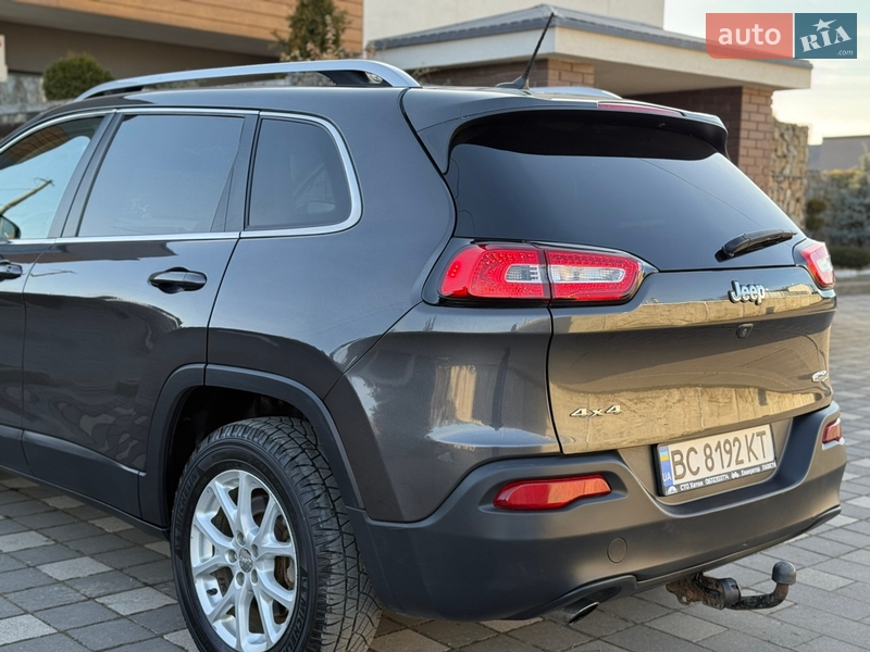 Внедорожник / Кроссовер Jeep Cherokee 2016 в Стрые