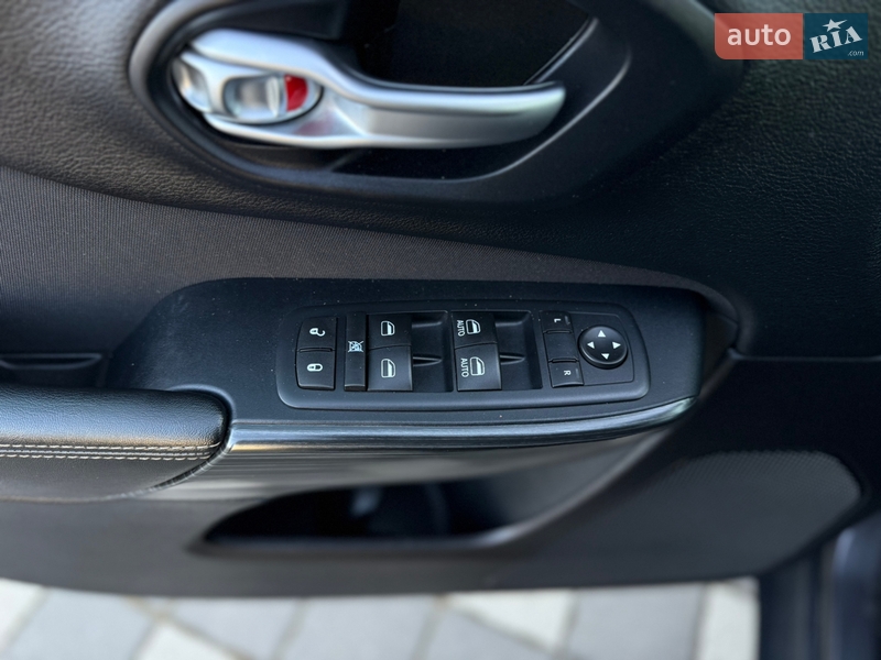 Внедорожник / Кроссовер Jeep Cherokee 2016 в Стрые