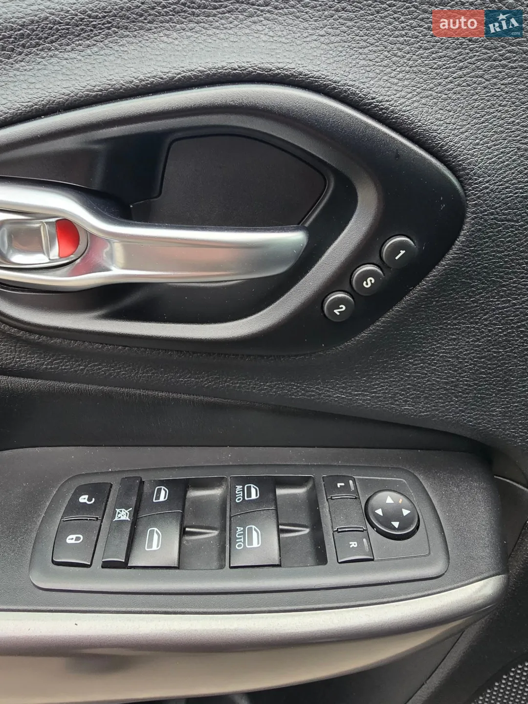 2020 Jeep Cherokee - мініатюра 20