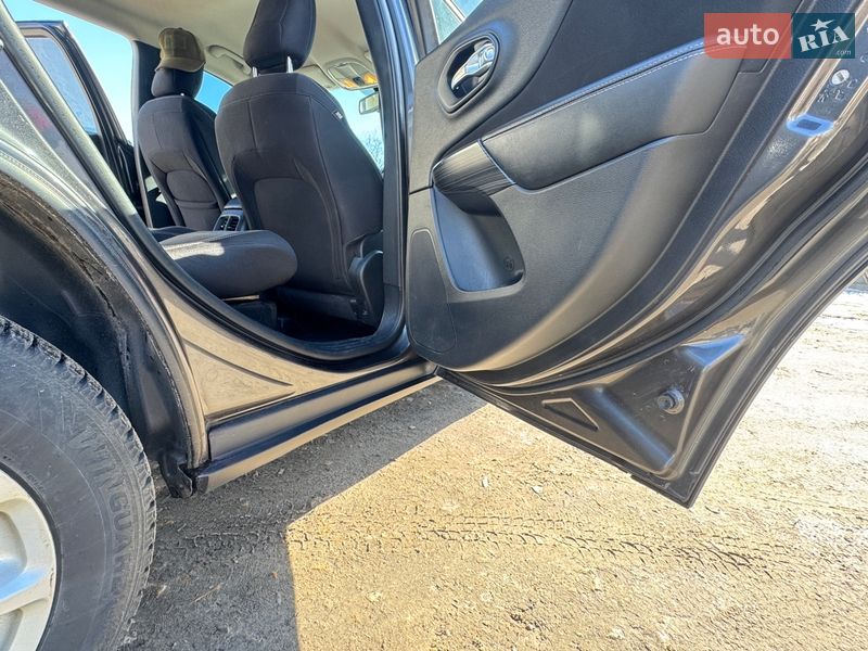 Внедорожник / Кроссовер Jeep Cherokee 2014 в Борисполе