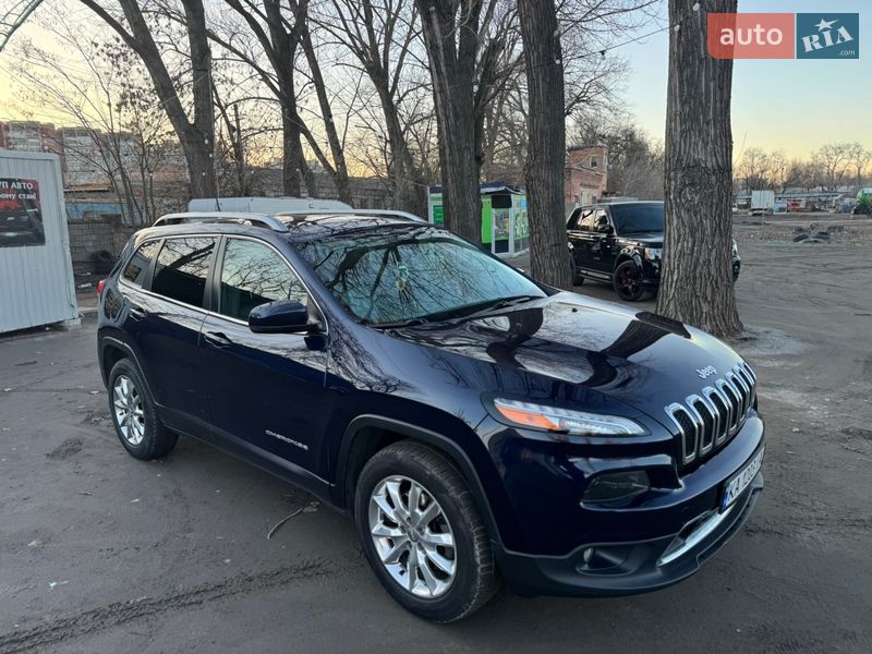 Внедорожник / Кроссовер Jeep Cherokee 2015 в Днепре