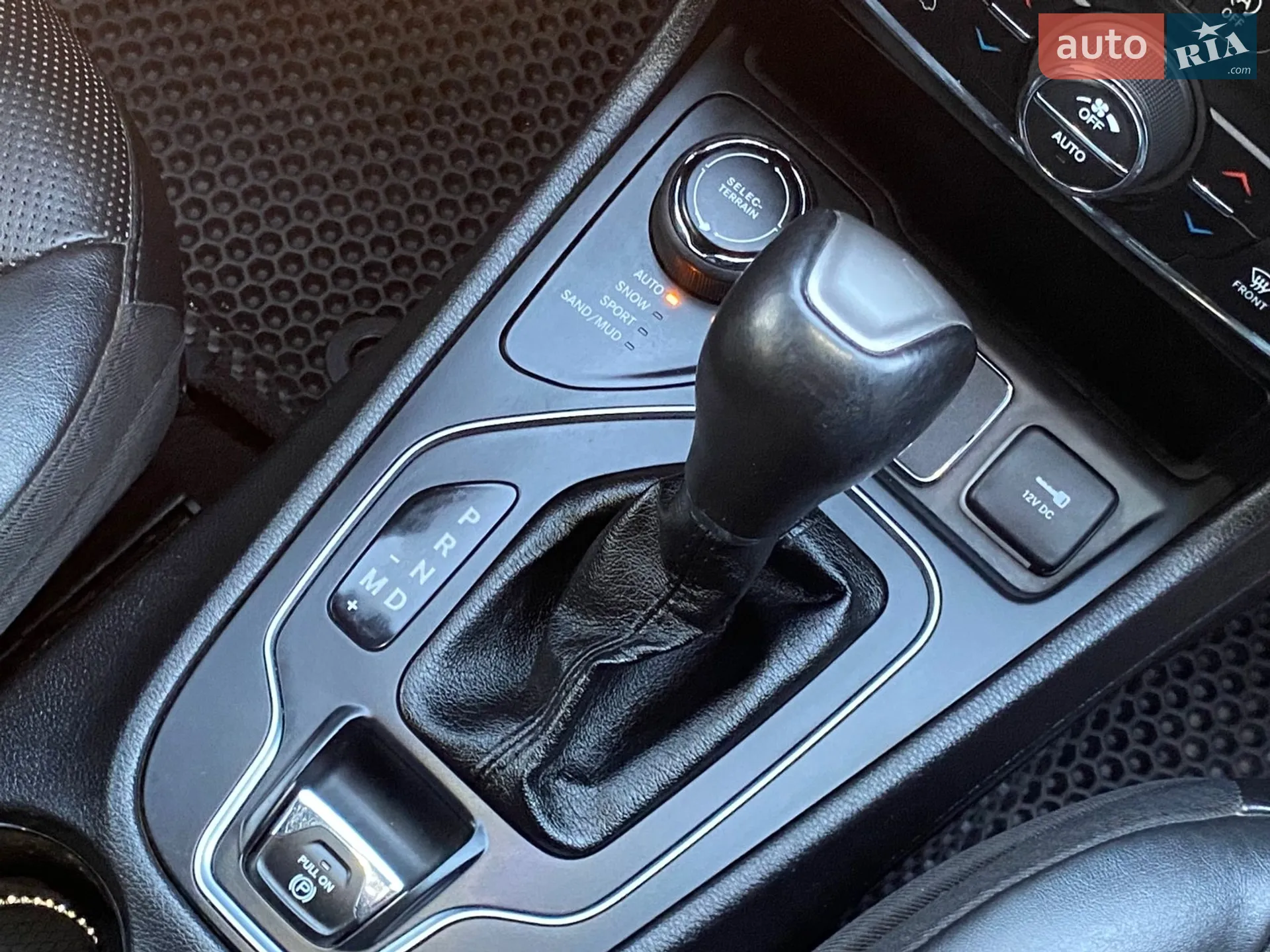2019 Jeep Cherokee - мініатюра 18