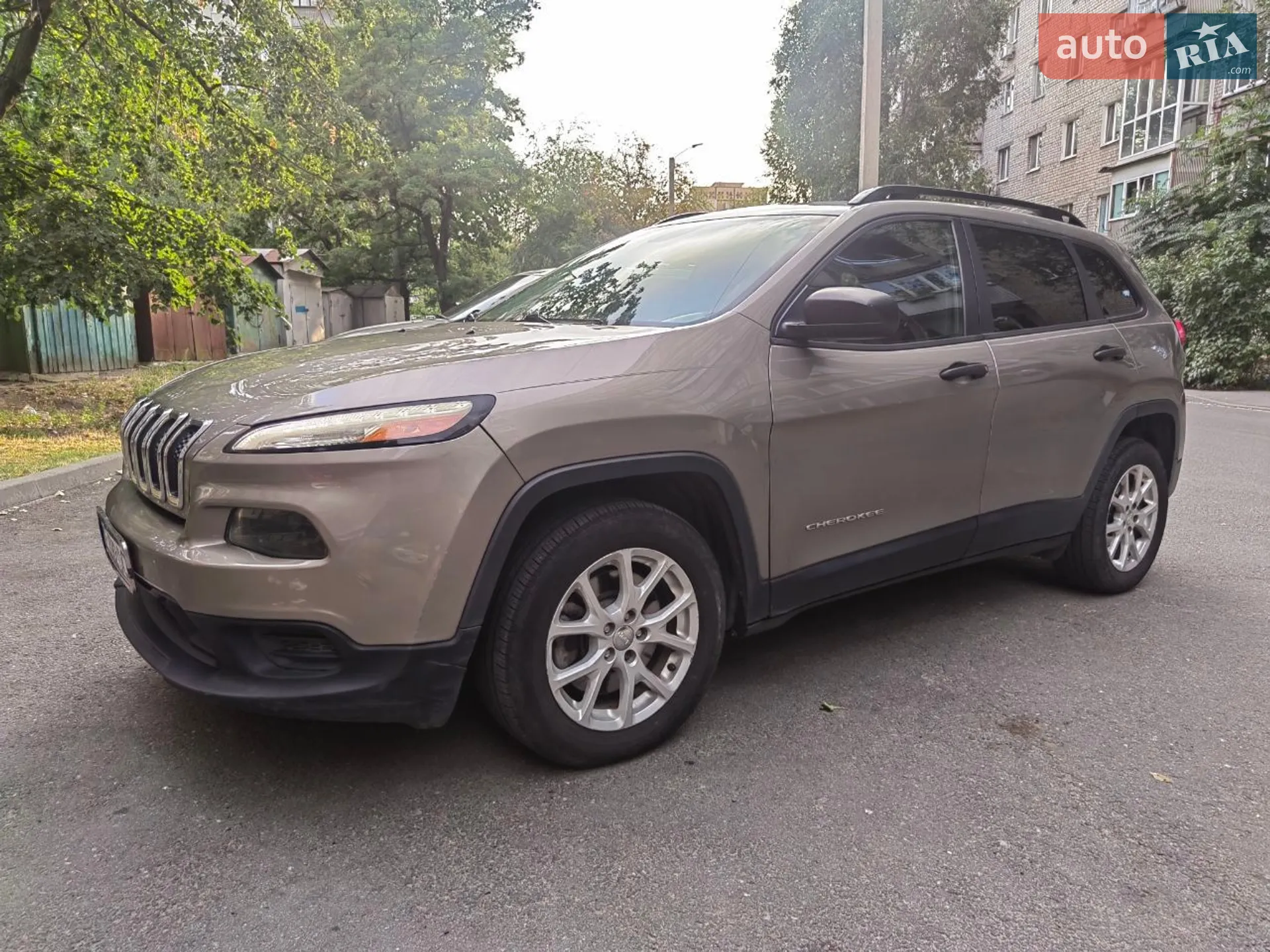 2016 Jeep Cherokee - мініатюра 2