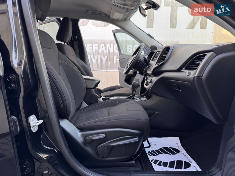 Внедорожник / Кроссовер Jeep Cherokee 2021 в Дрогобыче