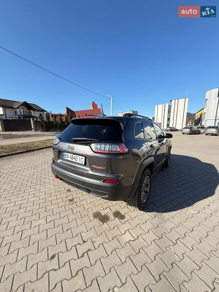 Внедорожник / Кроссовер Jeep Cherokee 2019 в Хмельницком