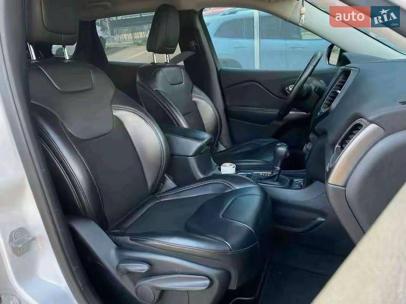 Позашляховик / Кросовер Jeep Cherokee 2018 в Києві