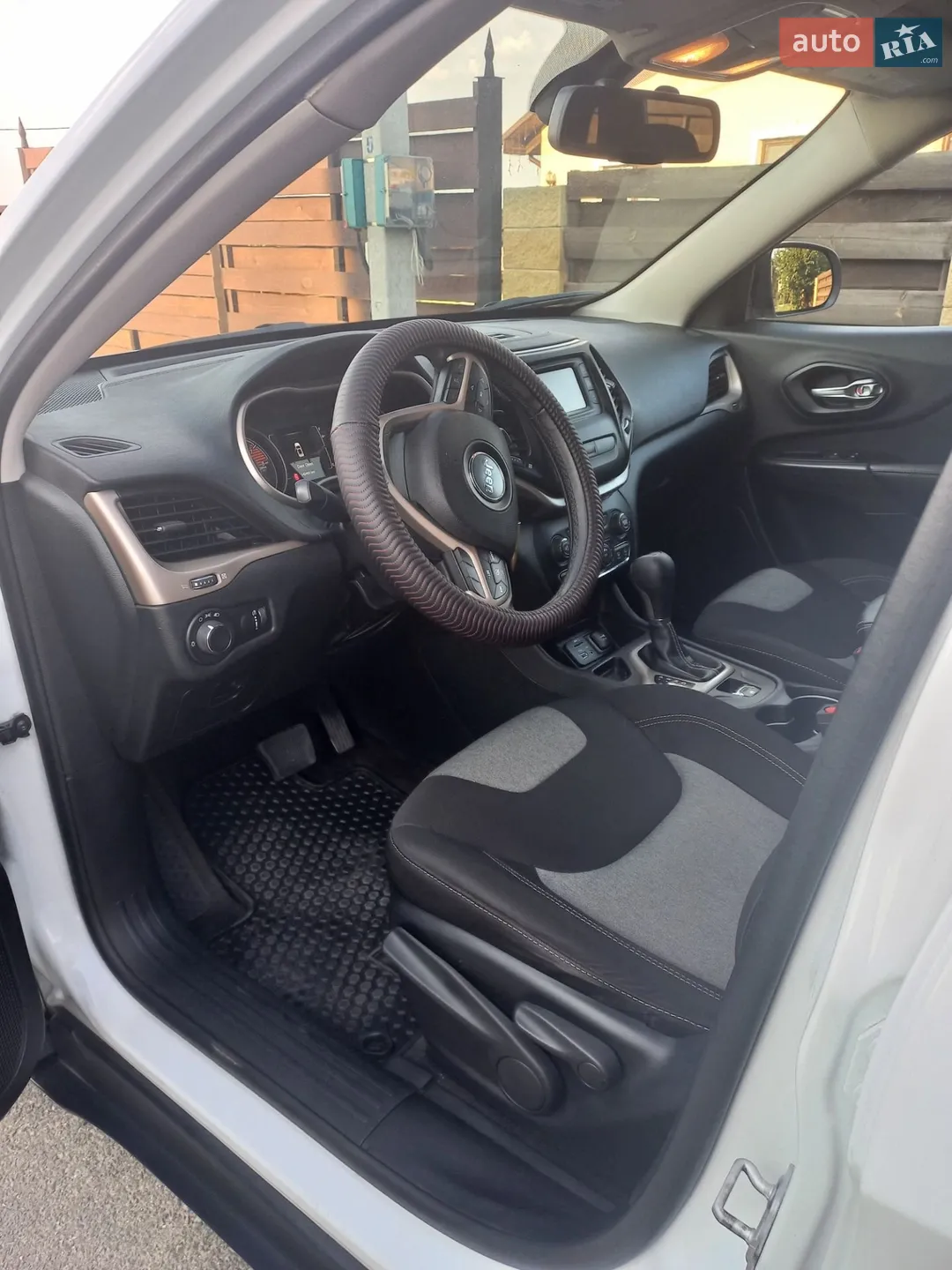 2016 Jeep Cherokee - мініатюра 3