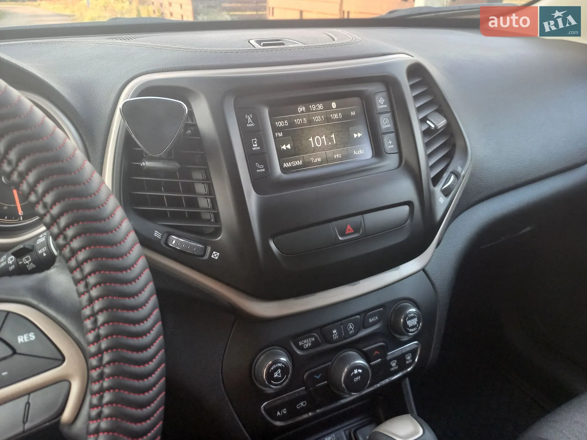 2016 Jeep Cherokee - мініатюра 13