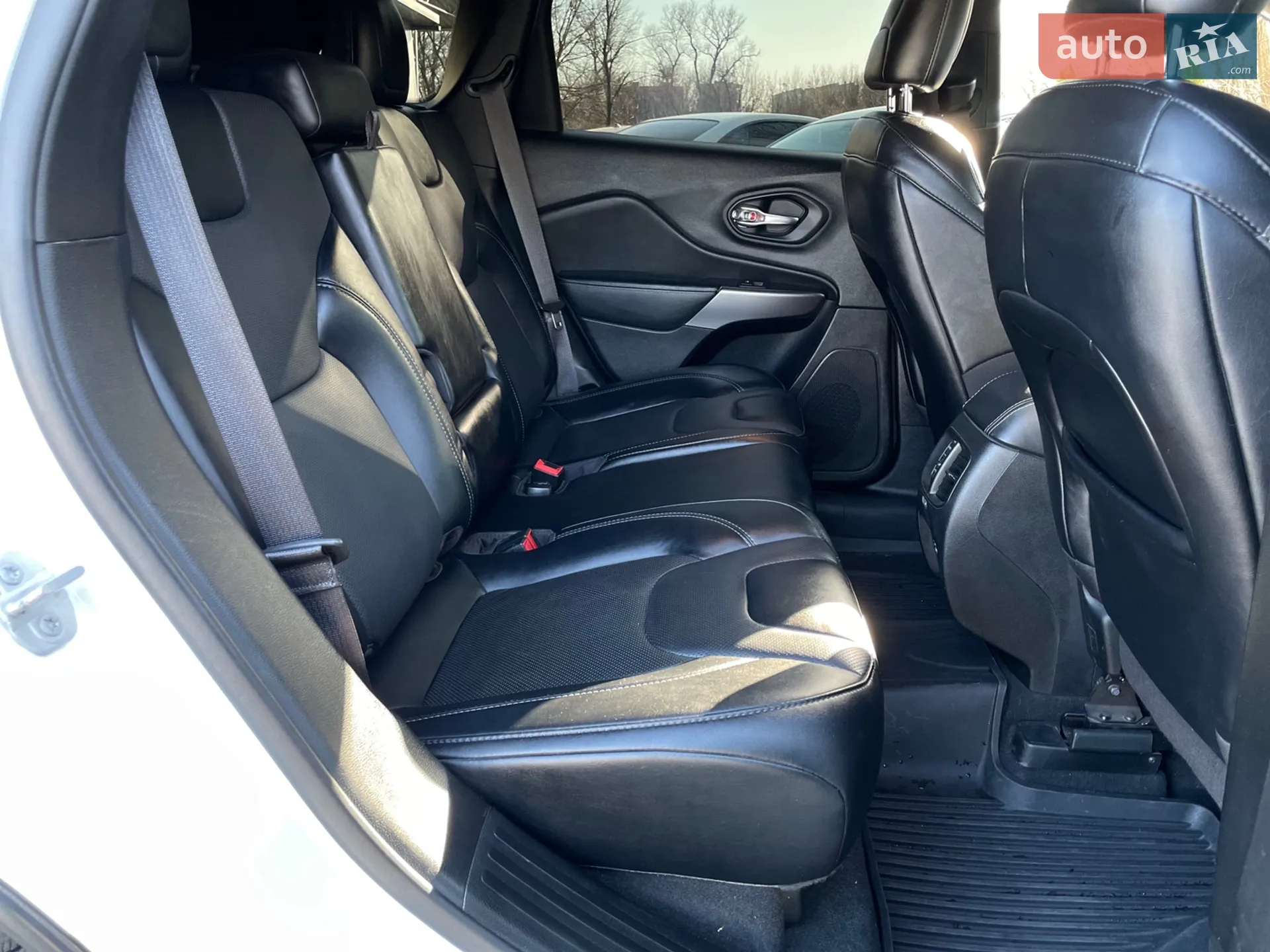 2022 Jeep Cherokee - мініатюра 29