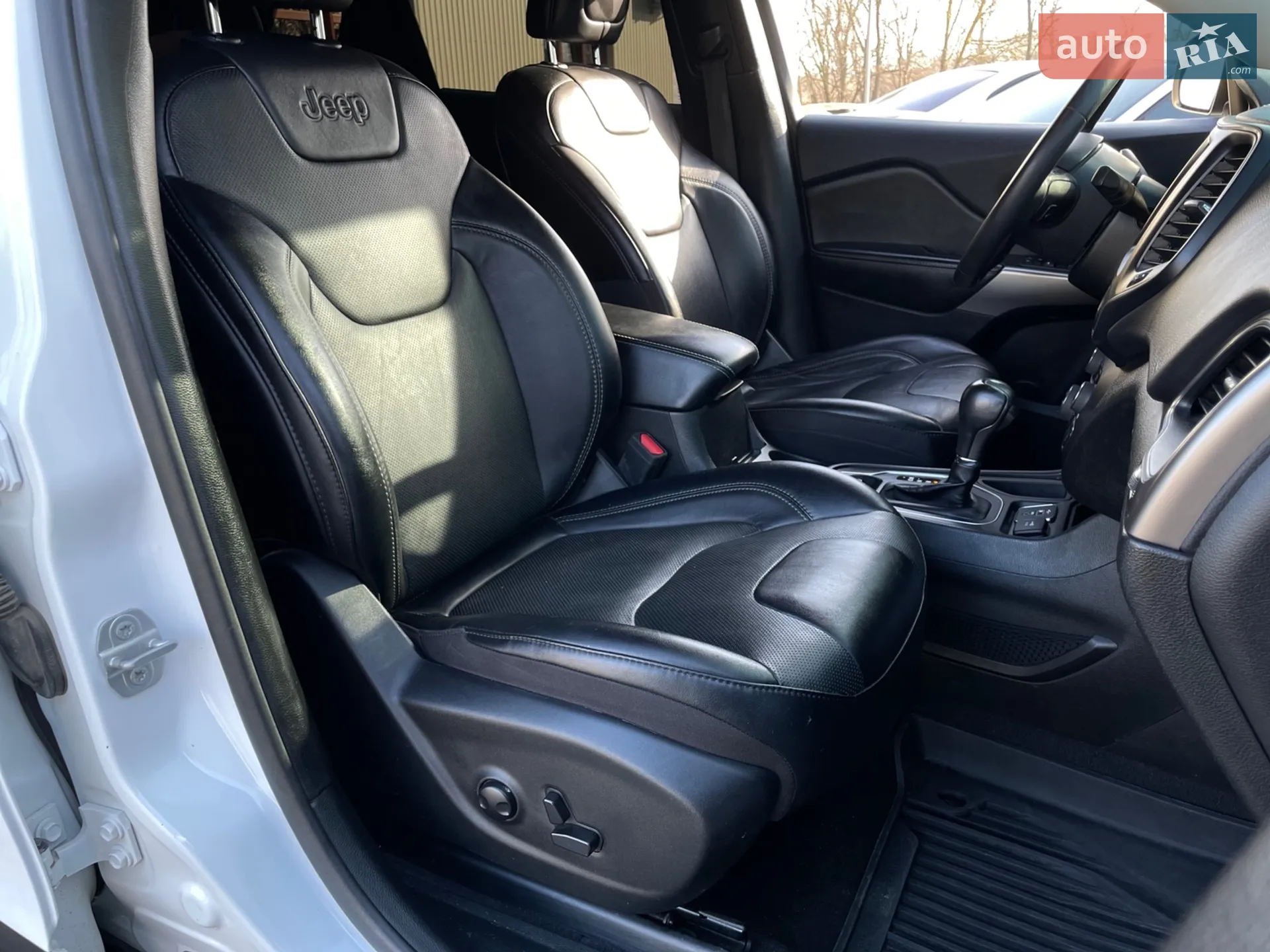 2022 Jeep Cherokee - мініатюра 35