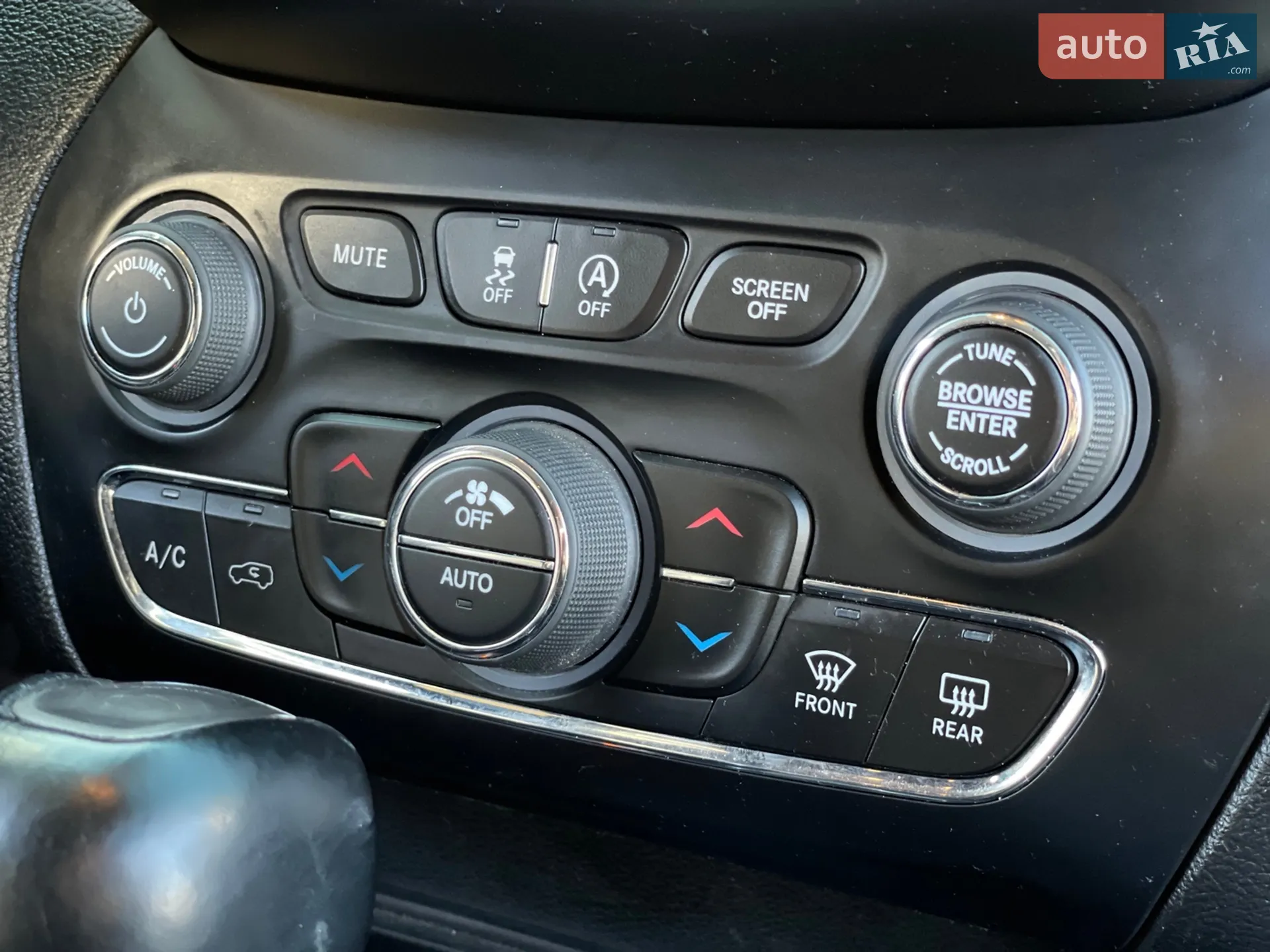 2022 Jeep Cherokee - мініатюра 38