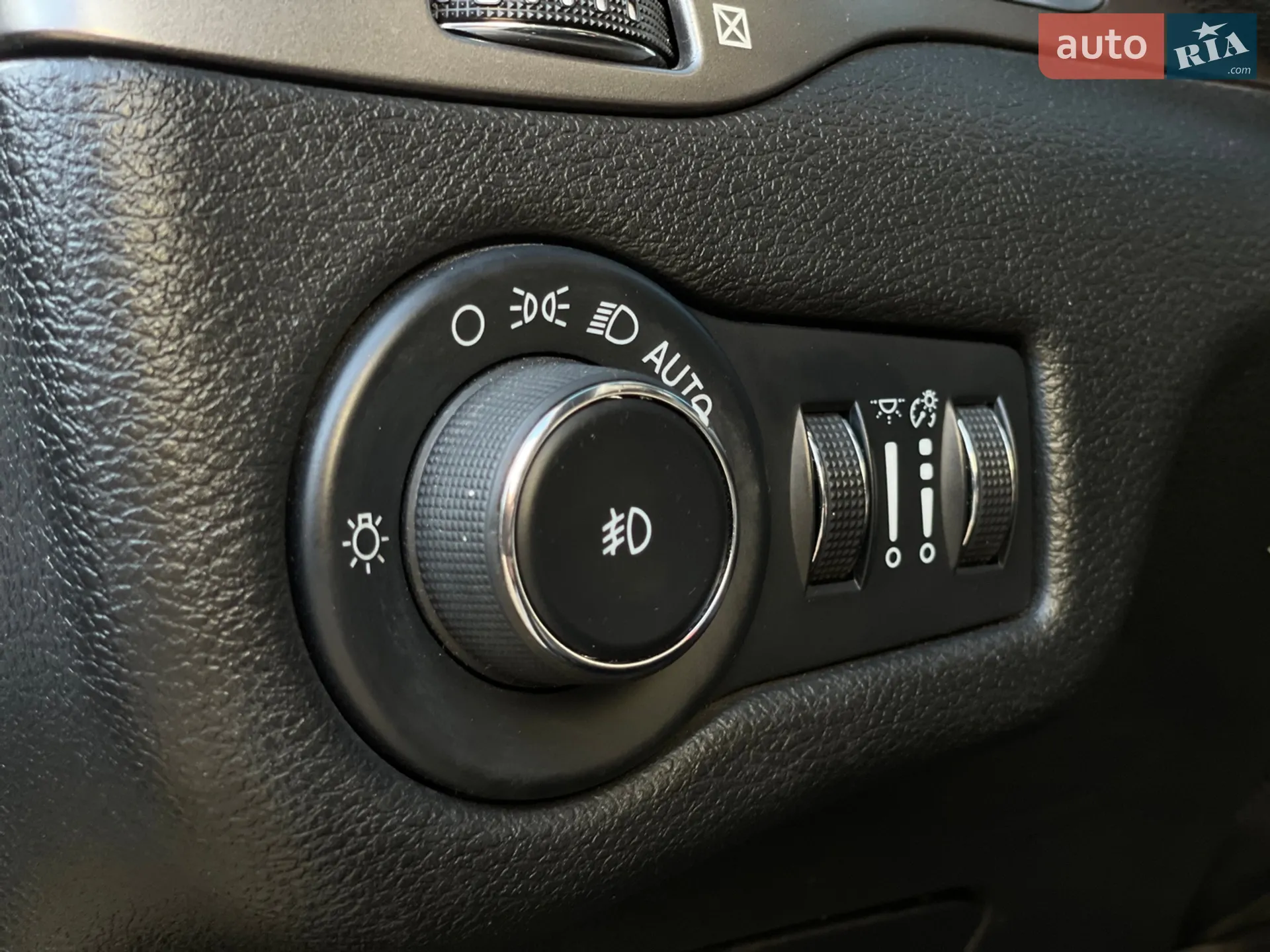 2022 Jeep Cherokee - мініатюра 43